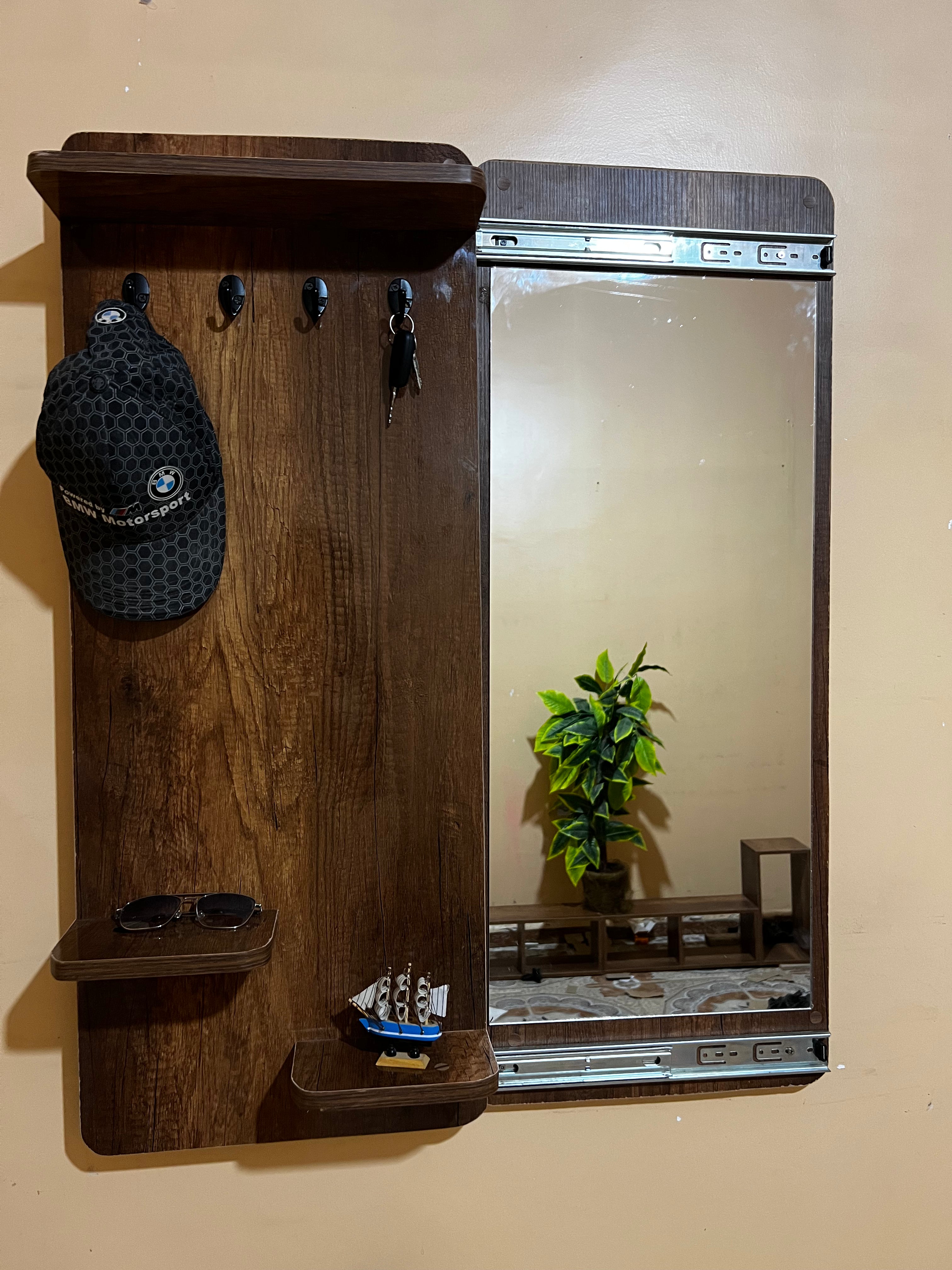 Miroir modern multifonctionnel - مرآة حائط عصرية