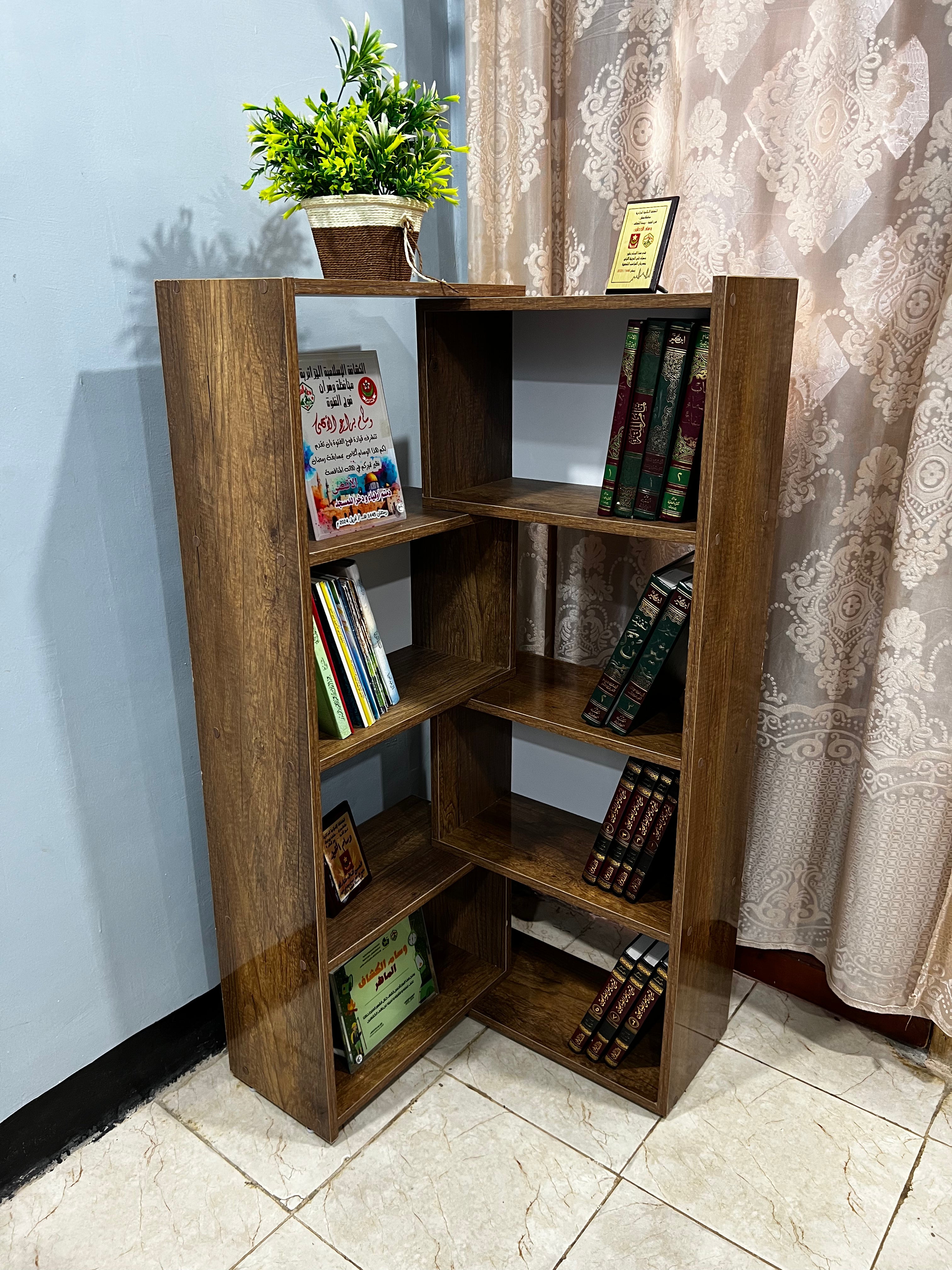 مكتبة عصرية مودرن بتصميم أنيق متعدد الاستخدامات